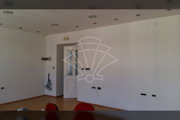 Ured, Najam, Rijeka, Sjever Ured, Najam, Rijeka, Sjever