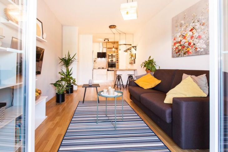 Stan u zgradi, Najam, Rijeka, Istok