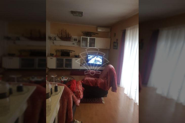 Stan u zgradi, Najam, Rijeka, Istok