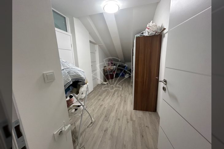 Stan u starijoj zgradi, Prodaja, Pula, Pula