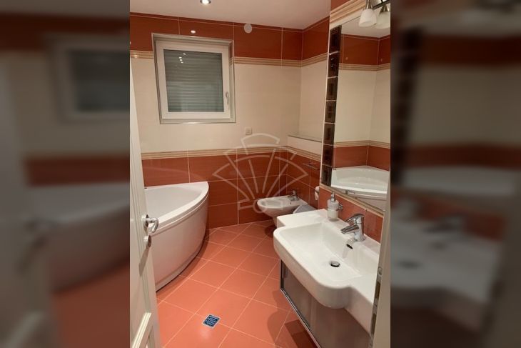 Stan u zgradi, Najam, Opatija - Okolica, Ičići Stan u zgradi, Najam, Opatija - Okolica, Ičići