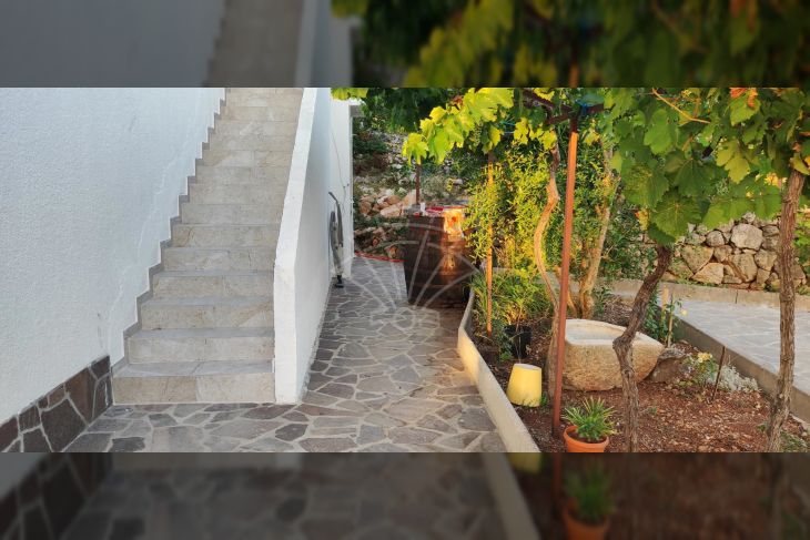 Apartmanska kuća, Prodaja, Malinska-dubašnica, Oštrobradić Apartmanska kuća, Prodaja, Malinska-dubašnica, Oštrobradić