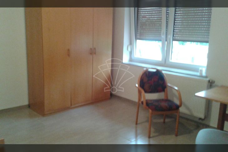 Stan u zgradi, Najam, Rijeka, Zapad