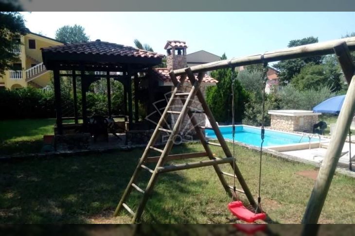 Samostojeća kuća, Prodaja, Poreč, Kukci