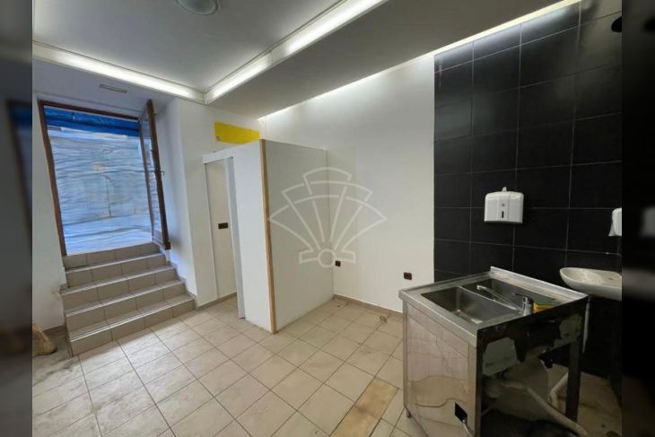 Prodajno-skladišni prostor, Najam, Rijeka, Centar