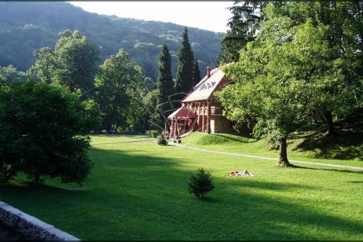 Livada, Prodaja, Slatina, Slatina