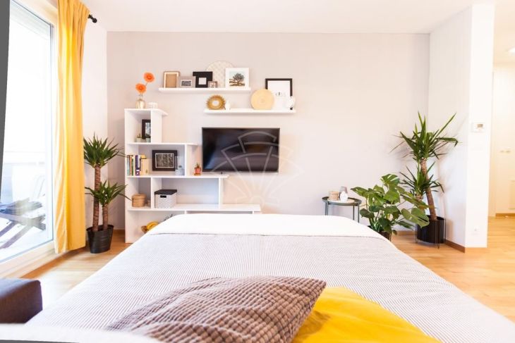 Stan u zgradi, Najam, Rijeka, Istok