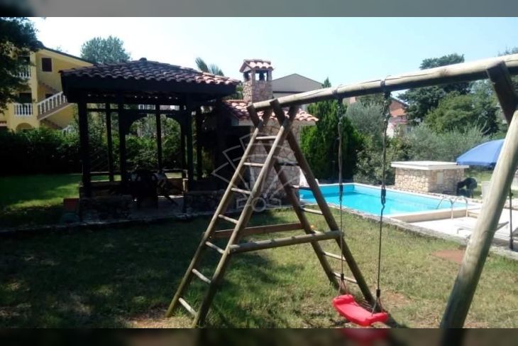 Samostojeća kuća, Prodaja, Poreč, Kukci