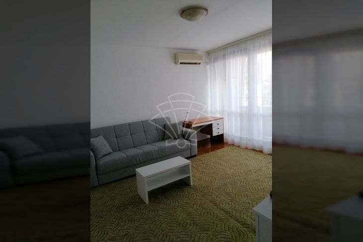 Stan u zgradi, Najam, Rijeka, Istok