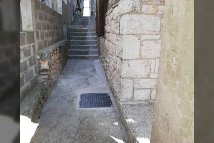 Stan u starijoj zgradi, Prodaja, Pula, Pula Stan u starijoj zgradi, Prodaja, Pula, Pula