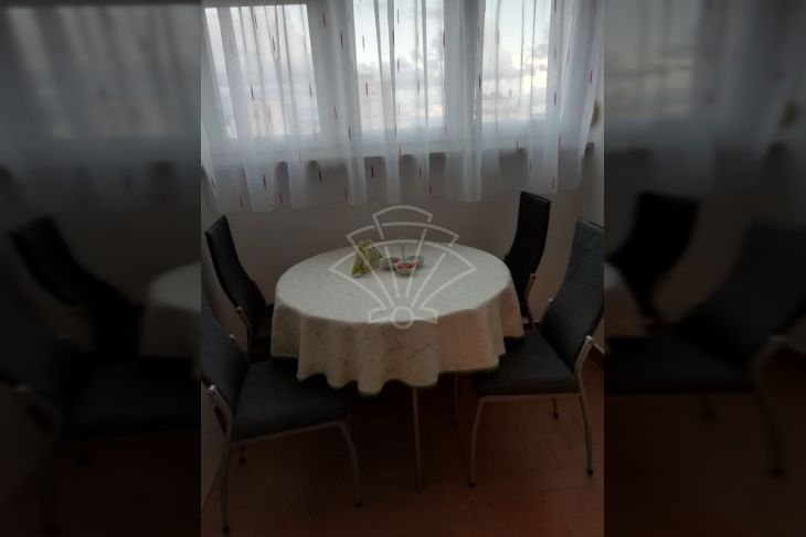 Stan u zgradi, Najam, Rijeka, Istok