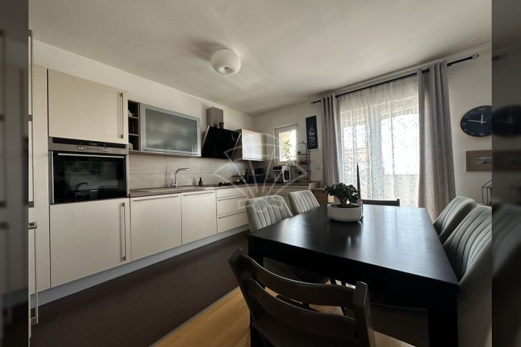 Stan u zgradi, Prodaja, Viškovo, Viškovo