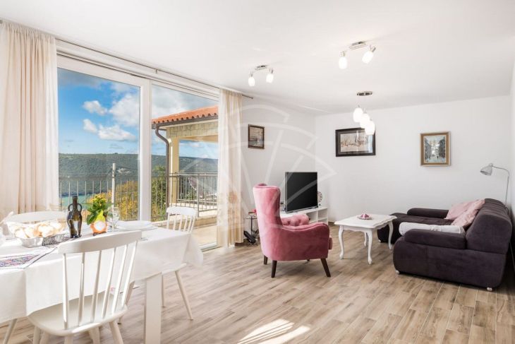 Samostojeća kuća, Najam, Raša, Trget Samostojeća kuća, Najam, Raša, Trget
