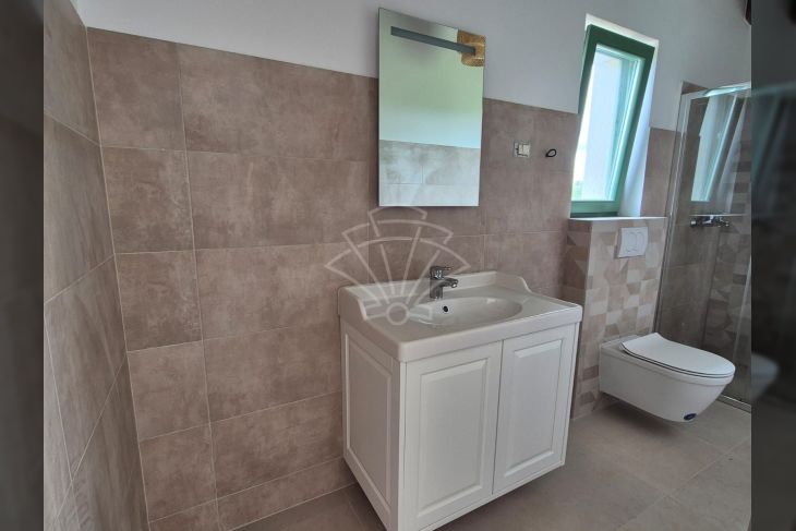 Vila, Prodaja, Tinjan, Tinjan