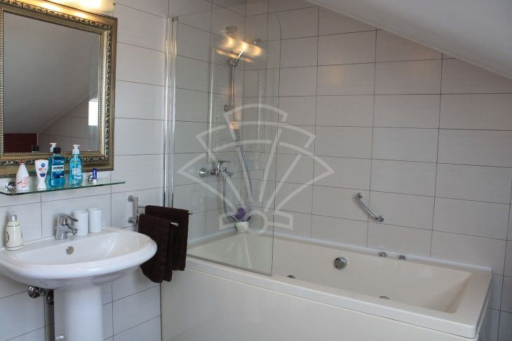 Apartmanska kuća, Prodaja, Malinska-dubašnica, Malinska Apartmanska kuća, Prodaja, Malinska-dubašnica, Malinska