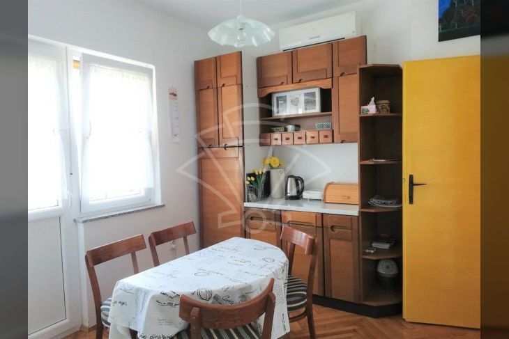 Stan u starijoj zgradi, Najam, Rijeka, Istok Stan u starijoj zgradi, Najam, Rijeka, Istok